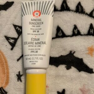 Mineral sunscreen never used